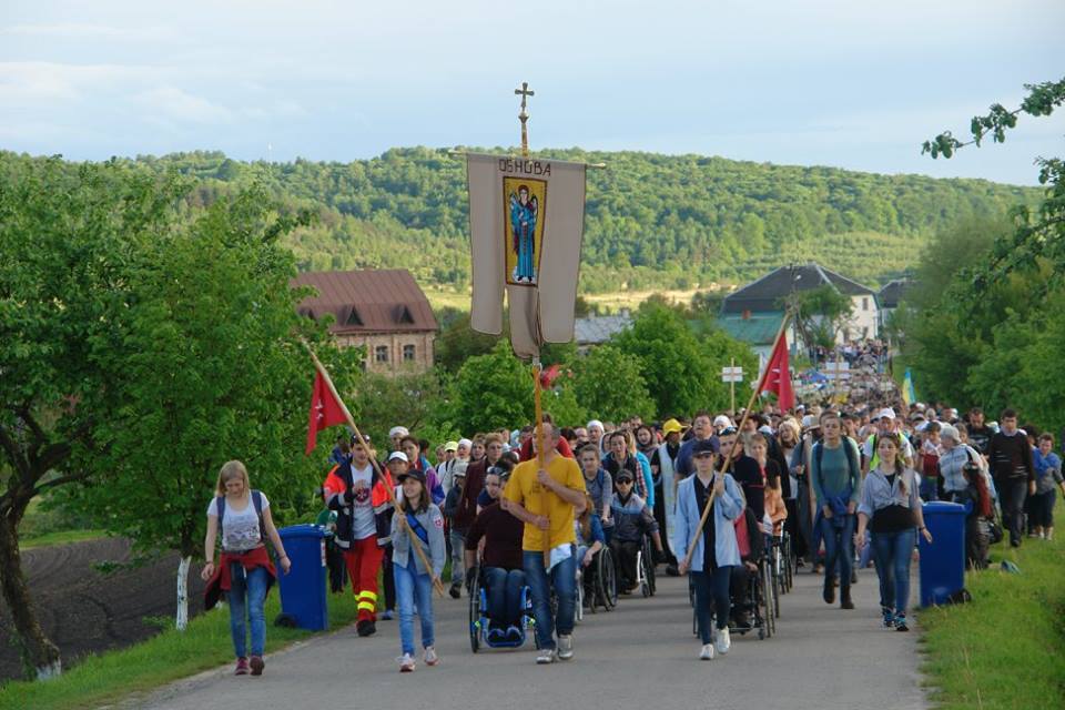 7 PECULIARITIES OF THE YOUTH PILGRIMAGE TO UNIV 2016
