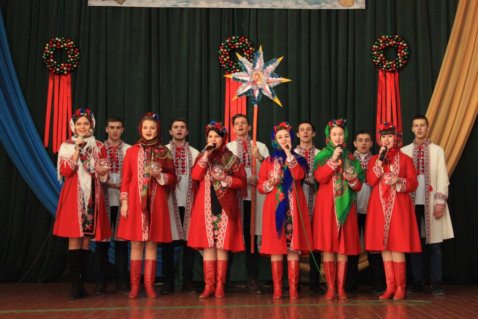 Студенти з усієї України колядували на фестивалі в Києві