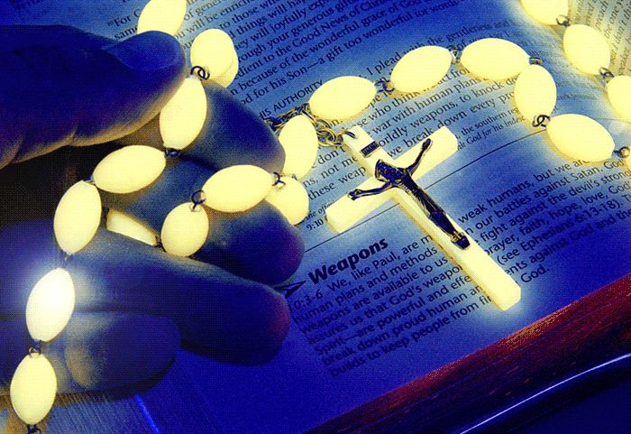 Як молитва на вервиці змінювала хід історії: найцікавіше