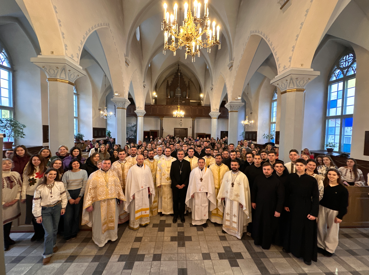 Спільна Літургія українських паломників у Таллінні під час молитовної зустрічі Тезе