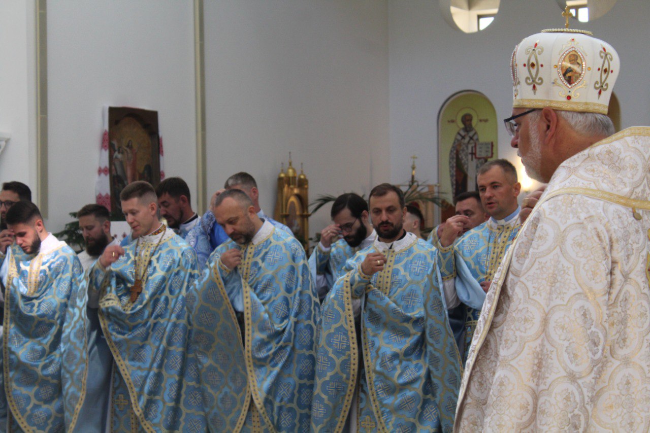 В обіймах матері Церкви