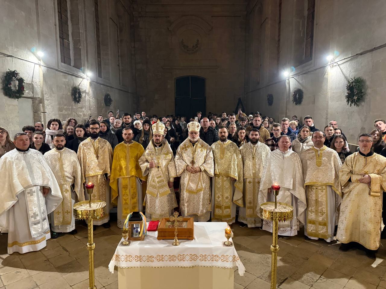 Свідчення віри української молоді на землі королеви Анни Ярославни