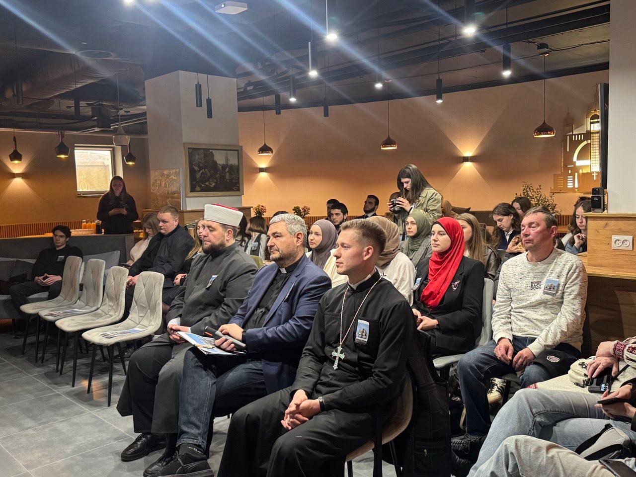 У Києві відбувся міжрелігійний форум «Молодь в діалозі. Братерство як зв’язок миру»