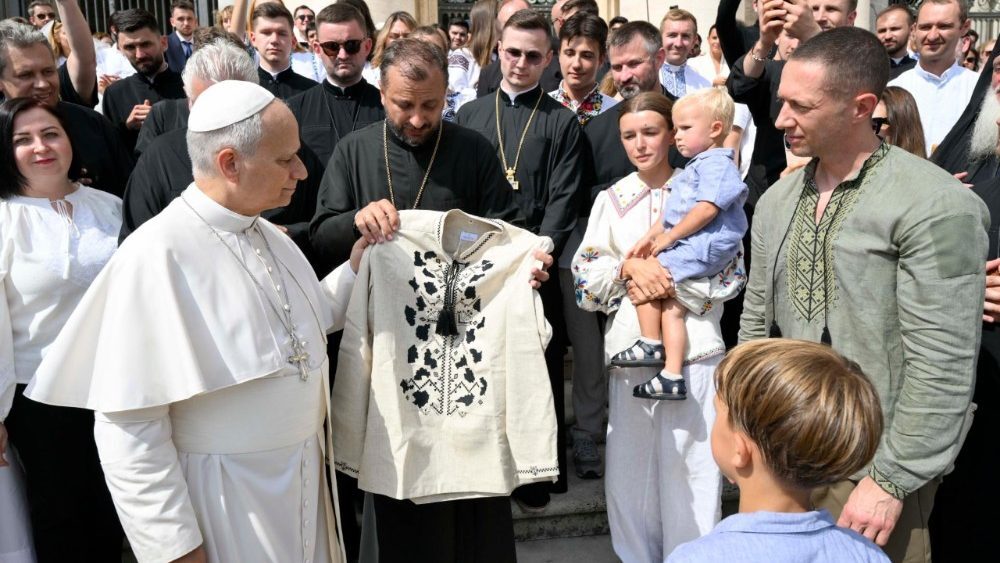 «Українська молодь захищає життя і гідність кожної людини». Учасники Форуму душпастирства молоді УГКЦ зустрілися з Папою Левом XIV