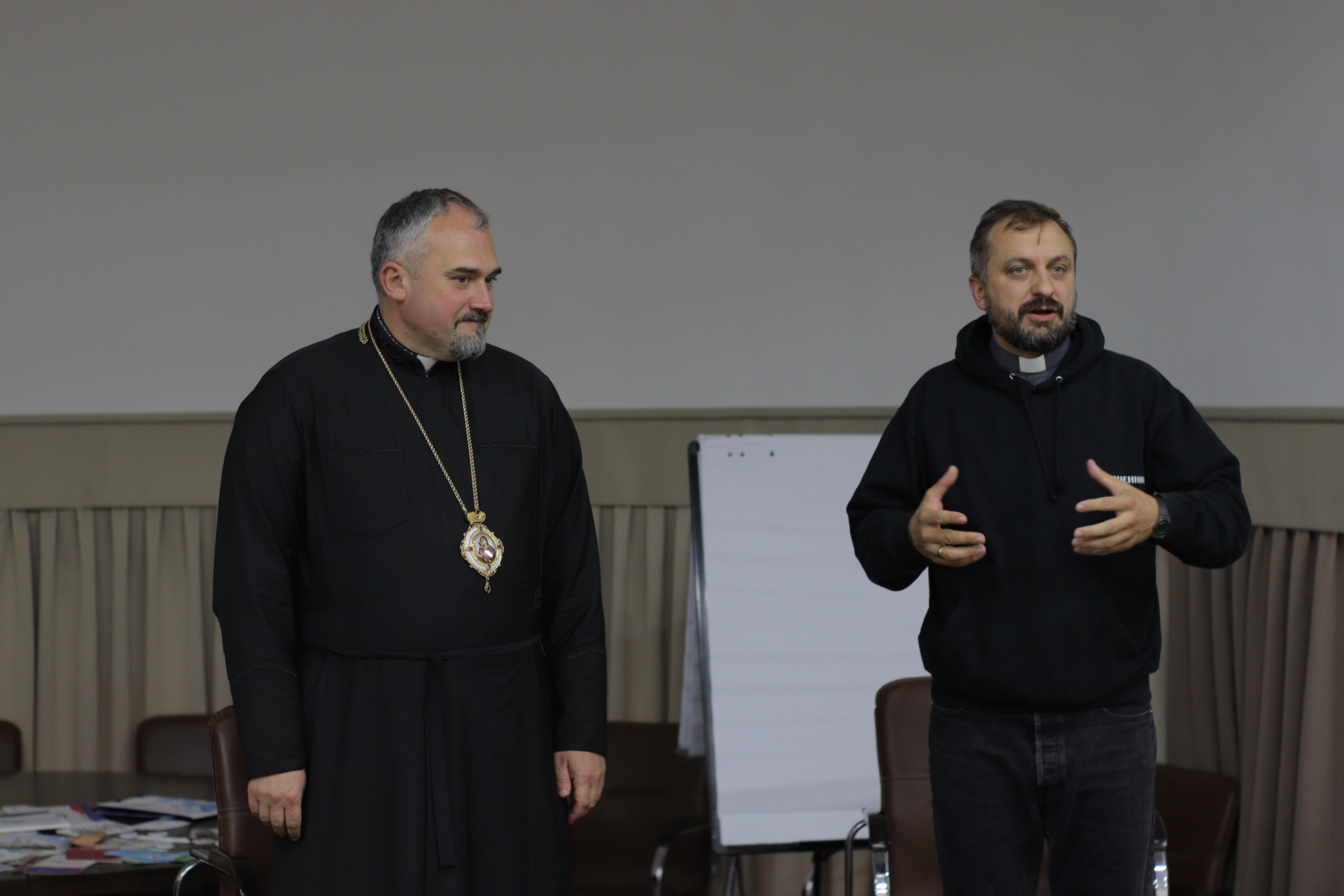 Владика Андрій Хімʼяк: «Ви інвестуєте свою працю в молодь, а це перспектива Церкви на найближчі 50 років»