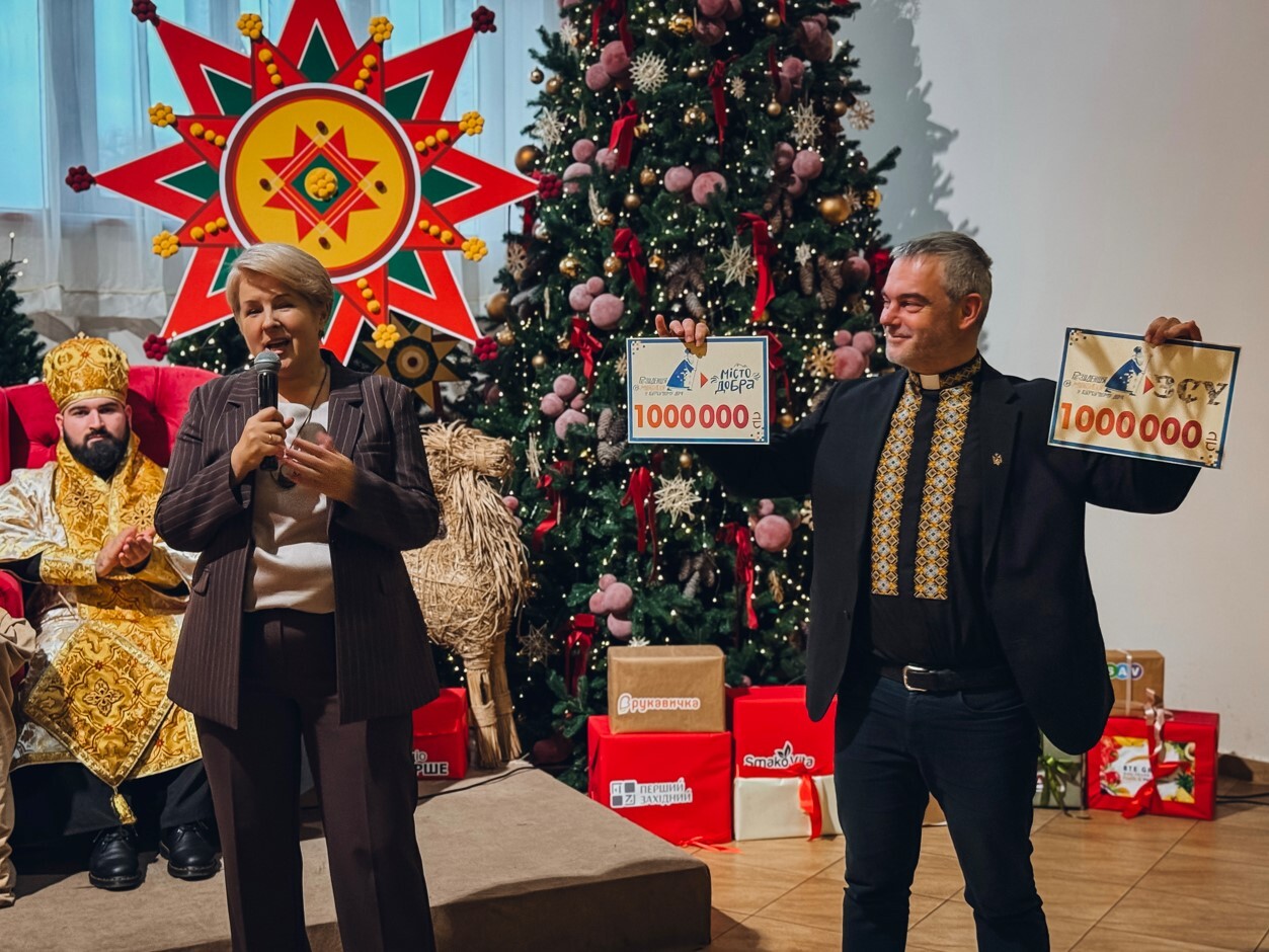 Резиденції святого Миколая Патріаршого дому зібрала 2 мільйони гривень для дітей із Міжнародного центру комплексної допомоги «Місто добра» у Чернівцях та підрозділи ЗСУ