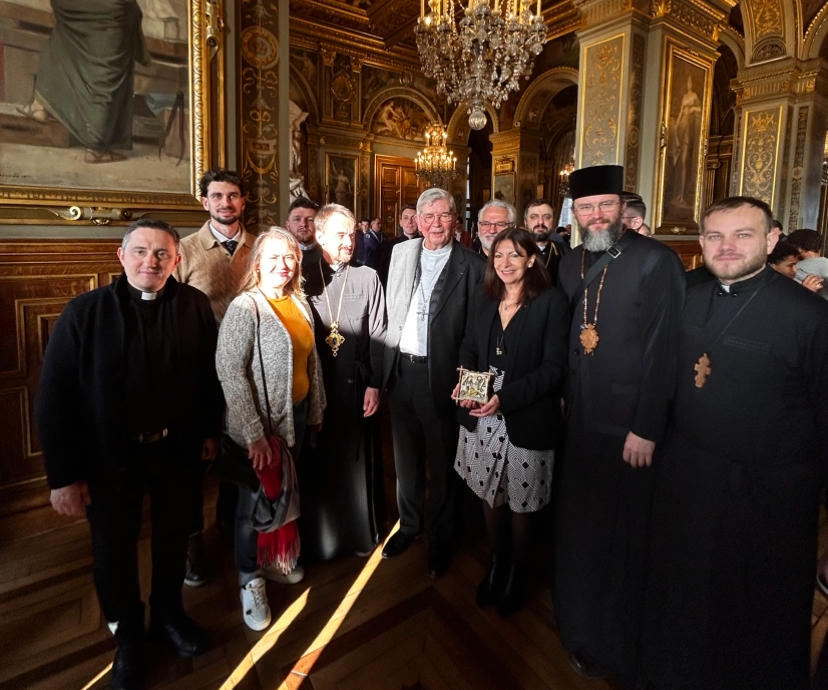 У Парижі відбулася зустріч учасників Тезе з пані мер міста Анн Ідальго