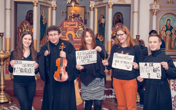 „Майте відвагу жити в любові”: паломництво молитви Тезе у Львові триває