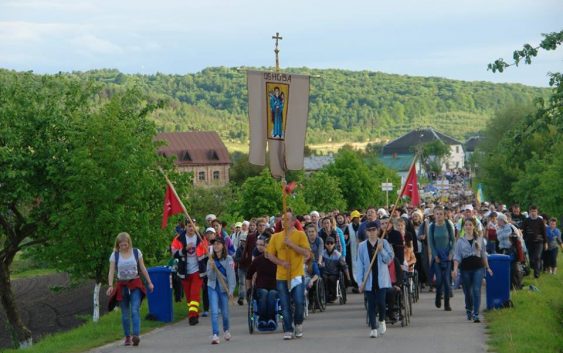 7 PECULIARITIES OF THE YOUTH PILGRIMAGE TO UNIV 2016
