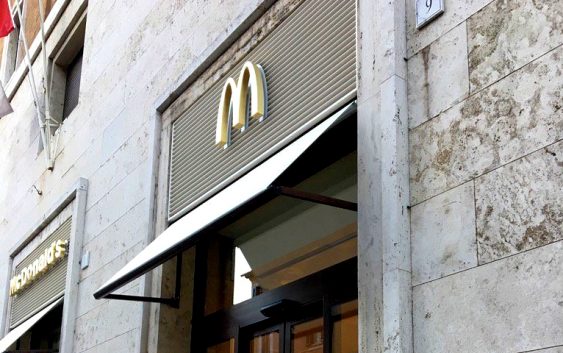McDonald’s відкрився у… Ватикані