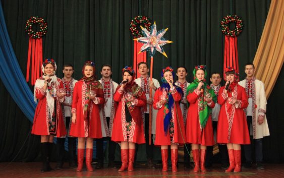 Студенти з усієї України колядували на фестивалі в Києві