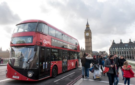 На Великдень на лондонських автобусах розмістять цитати з Біблії