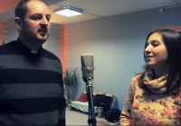 Нове Різдвяне відео: священик з дружиною заспівали разом