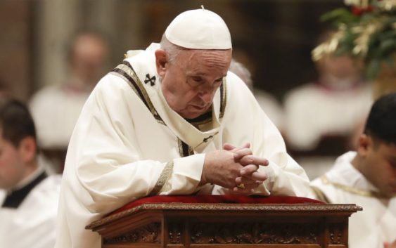 З важкими гріхами не можна приймати Причастя – Папа Франциск