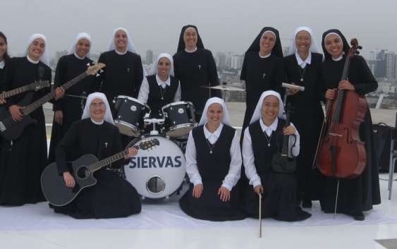 Крутий рок-гурт від монахинь із Перу