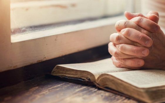 Ці молитви допоможуть у скрутних митях життя