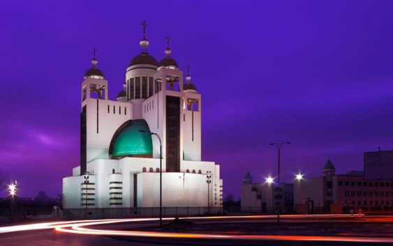 Літургія онлайн – як поводитись?