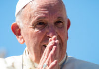 Якою зараз має бути наша молитва? Пояснює Папа Франциск