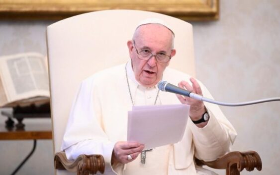 Папа: Справжні молільники не засуджують світ, а заступаються за нього