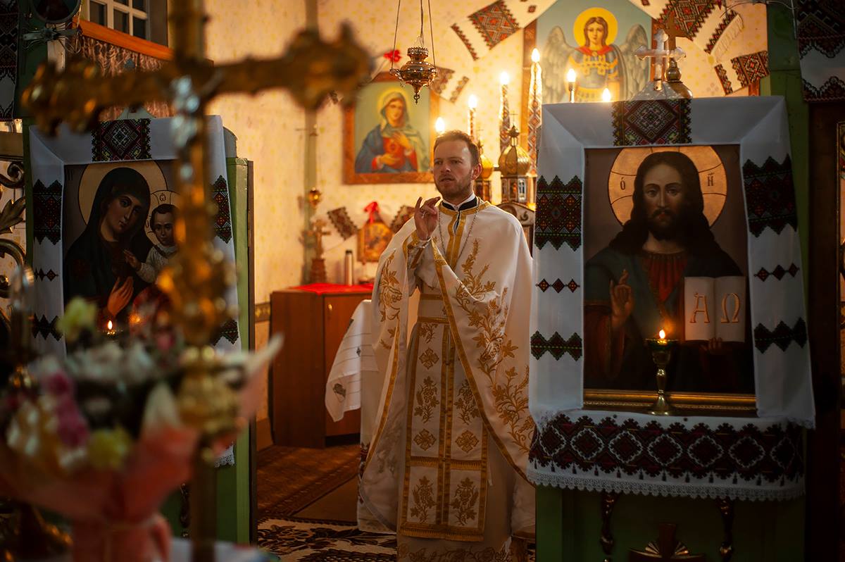 29-річний священник проміняв Париж на віддалене село Львівщини і ...