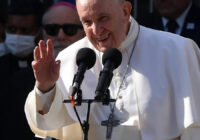 Папа роздумує, що робити з католицькими політиками, які підтримують аборти