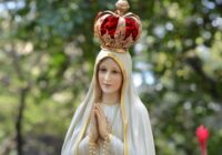 13 травня ― день явлення Матері Божої з Фатіми