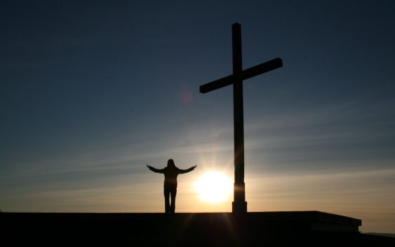 Хрест є знаком перемоги Христа над сатаною і смертю