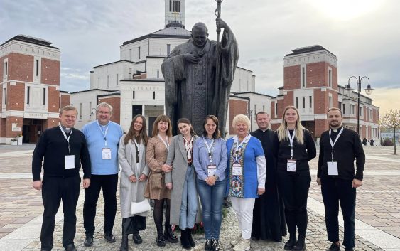 Під час відкриття Європейського симпозіуму про молодь «Встань! Христос кличе тебе» говорили про Україну