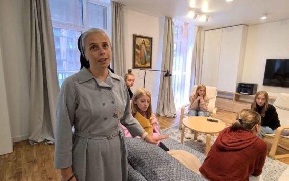 Особливе покликання: сестра Юля зі Львова стала матір’ю для 10 дівчат
