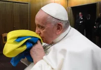 Папа: не відвертаймо погляд від України і молімося за Україну