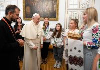 Папа Франциск попросив пробачення перед українською молоддю за свою неспроможність вплинути на ситуацію в Україні  