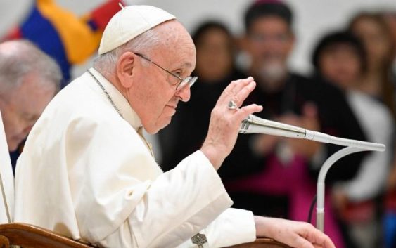 Папа підбив підсумки своєї подорожі до Лісабона: притча про можливість миру