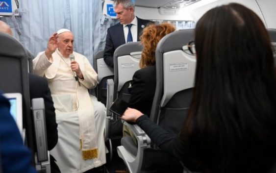 Папа: не слід гратися з мучеництвом українського народу