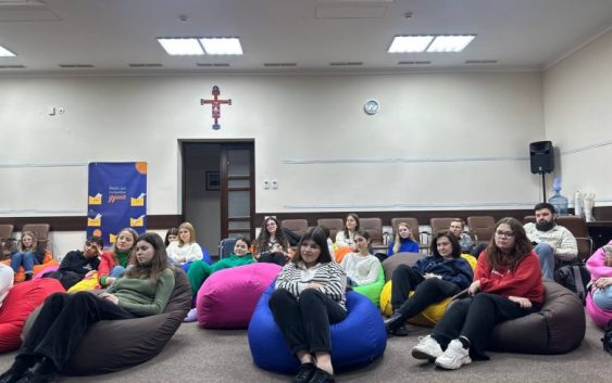 «Прийди і подивися». 40 учасників із усієї України розпочали формаційне навчання